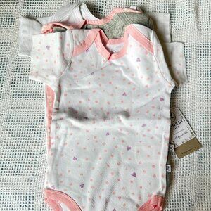 NWT HONEST Baby new born Cotton onesie - sz 6- 8 months